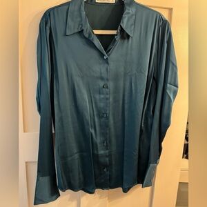 Abercrombie & Fitch green silk blouse in size medium.